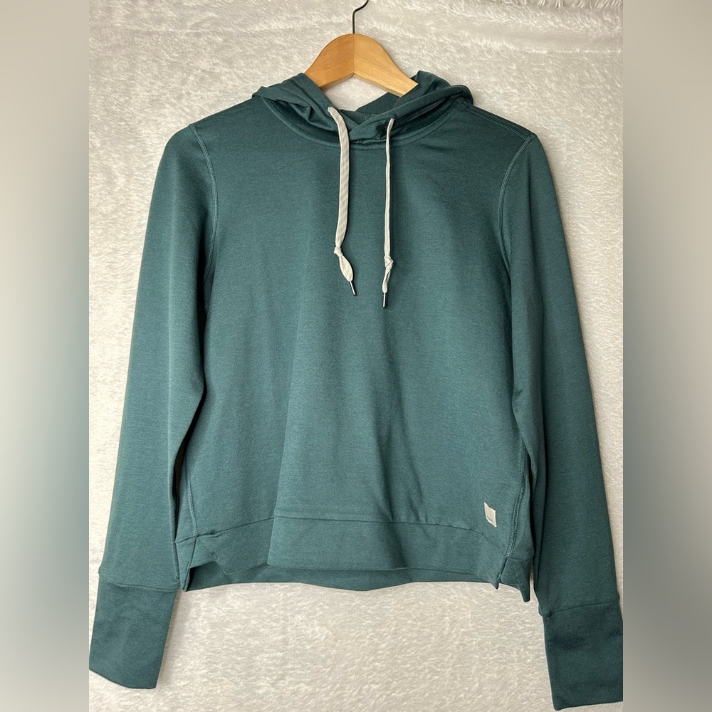 Vuori Green Hoodie for Women Size Xs.